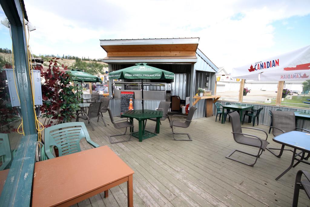 Coast High Country Inn Whitehorse Exterior photo